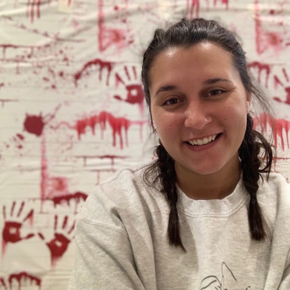 Meet Your Posher - Picture 2 of 6